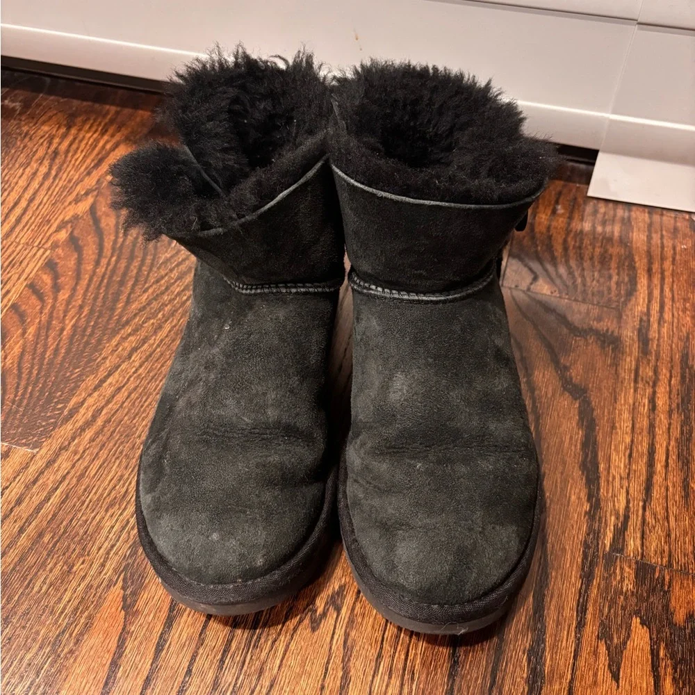 UGG Mini Bailey Button Black Boots Size 8 Women’s
